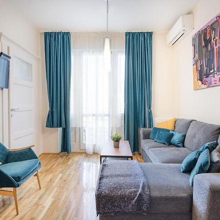 Bpr Blue Paradise Apartment With A/C Budapest Bagian luar foto