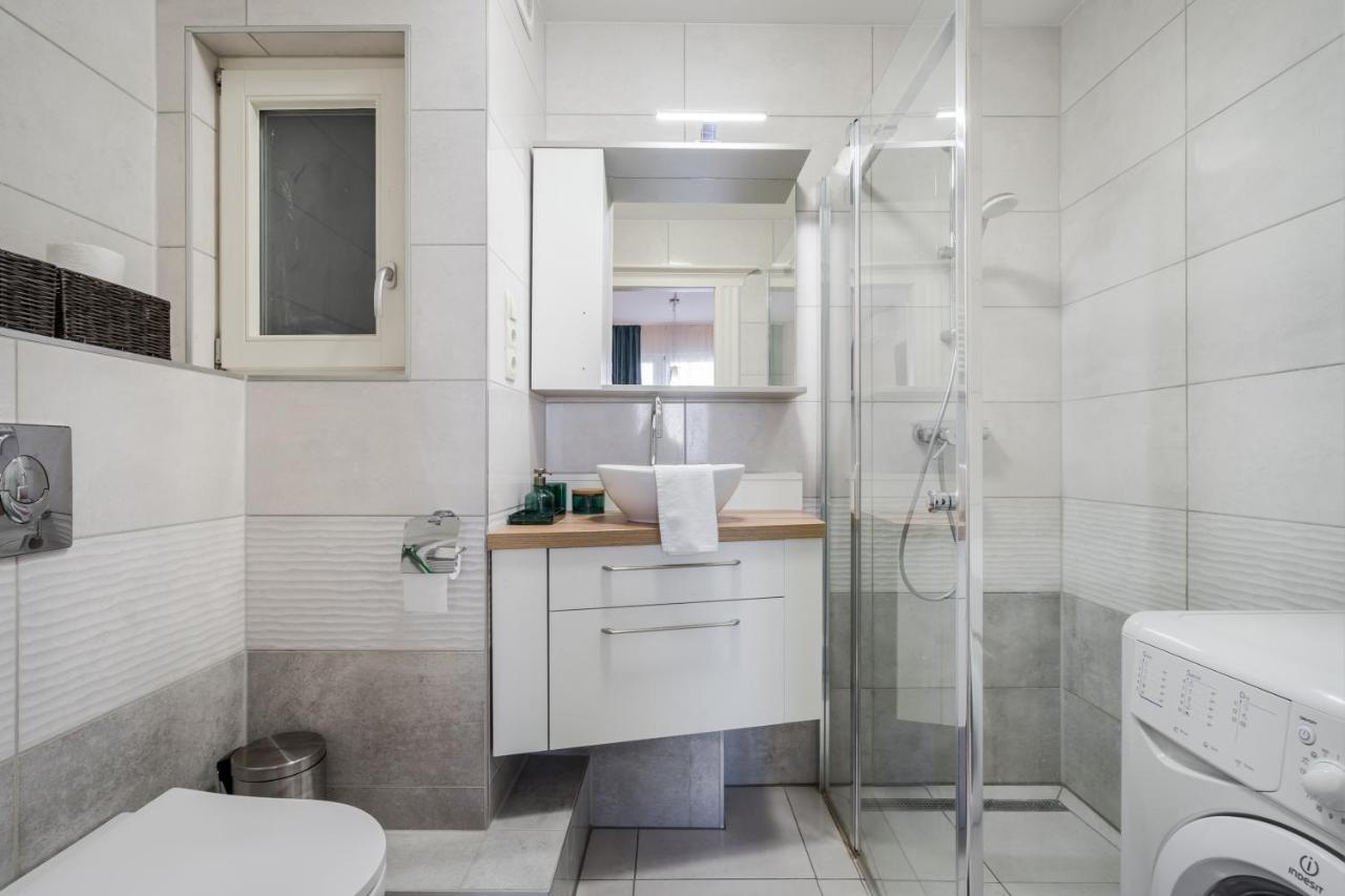 Bpr Blue Paradise Apartment With A/C Budapest Bagian luar foto