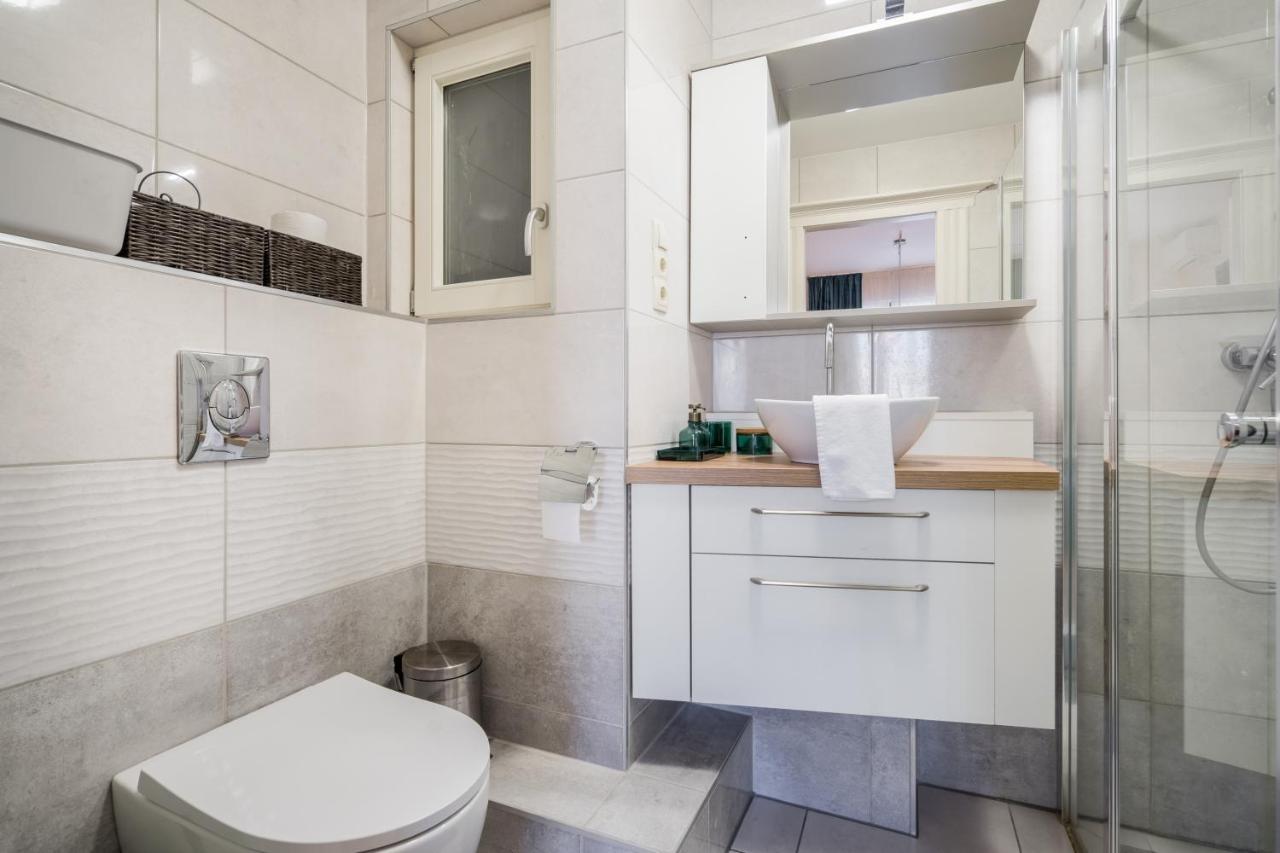 Bpr Blue Paradise Apartment With A/C Budapest Bagian luar foto